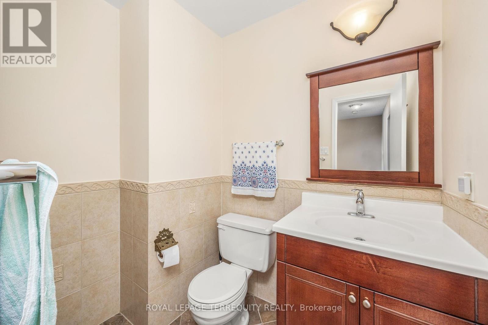526 Renforth Drive, Toronto (Eringate-Centennial-West Deane), Ontario  M9C 2N5 - Photo 18 - W12445220