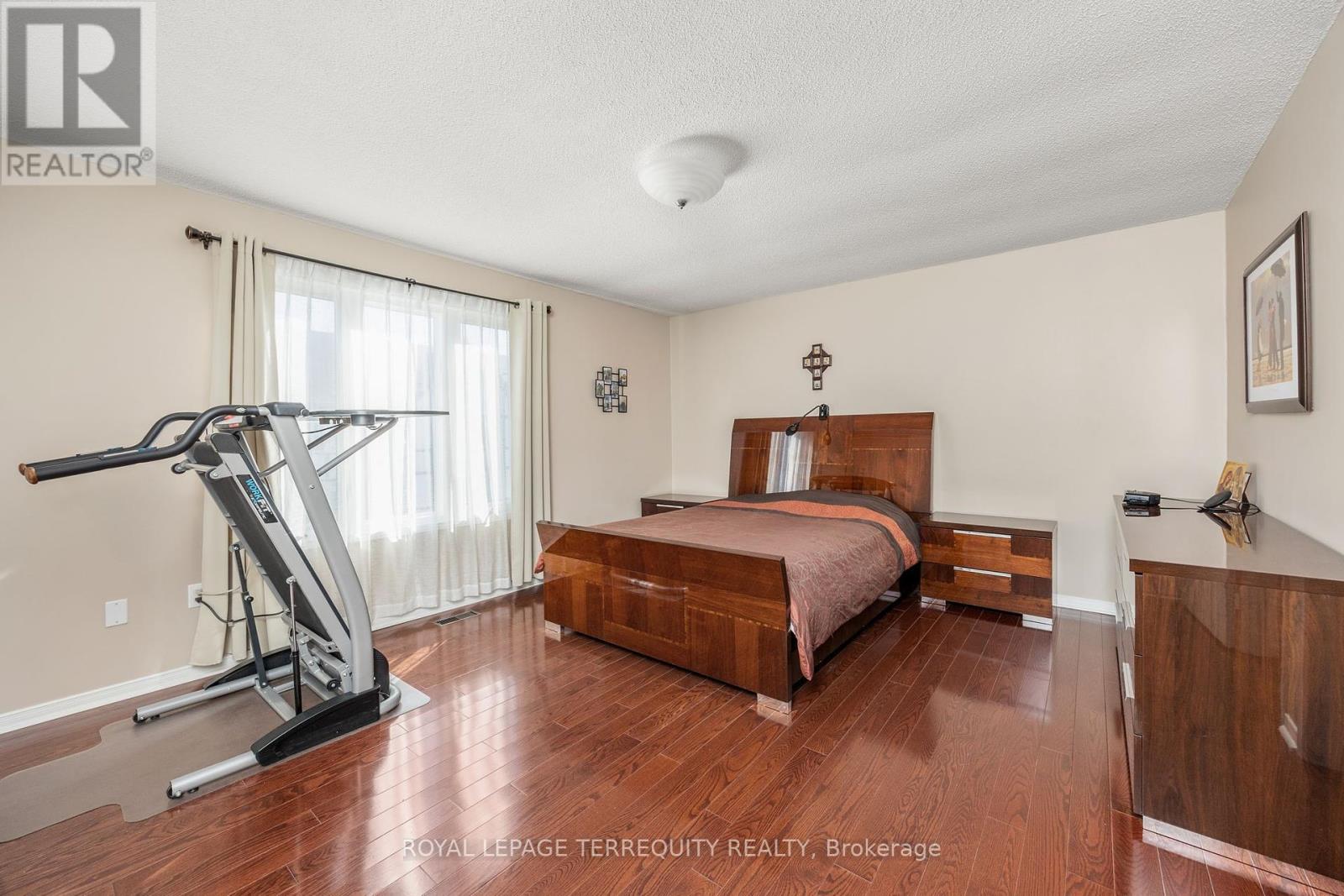 526 Renforth Drive, Toronto (Eringate-Centennial-West Deane), Ontario  M9C 2N5 - Photo 21 - W12445220