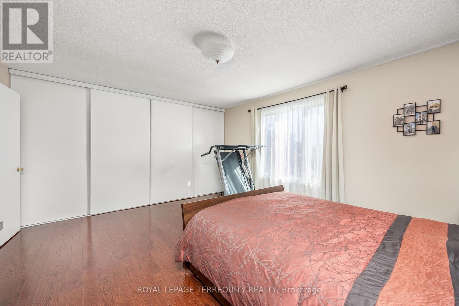 526 Renforth Drive, Toronto (Eringate-Centennial-West Deane), Ontario  M9C 2N5 - Photo 22 - W12445220