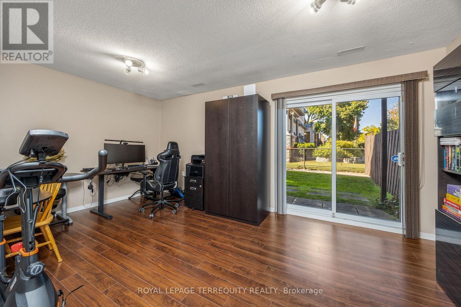 526 Renforth Drive, Toronto (Eringate-Centennial-West Deane), Ontario  M9C 2N5 - Photo 24 - W12445220