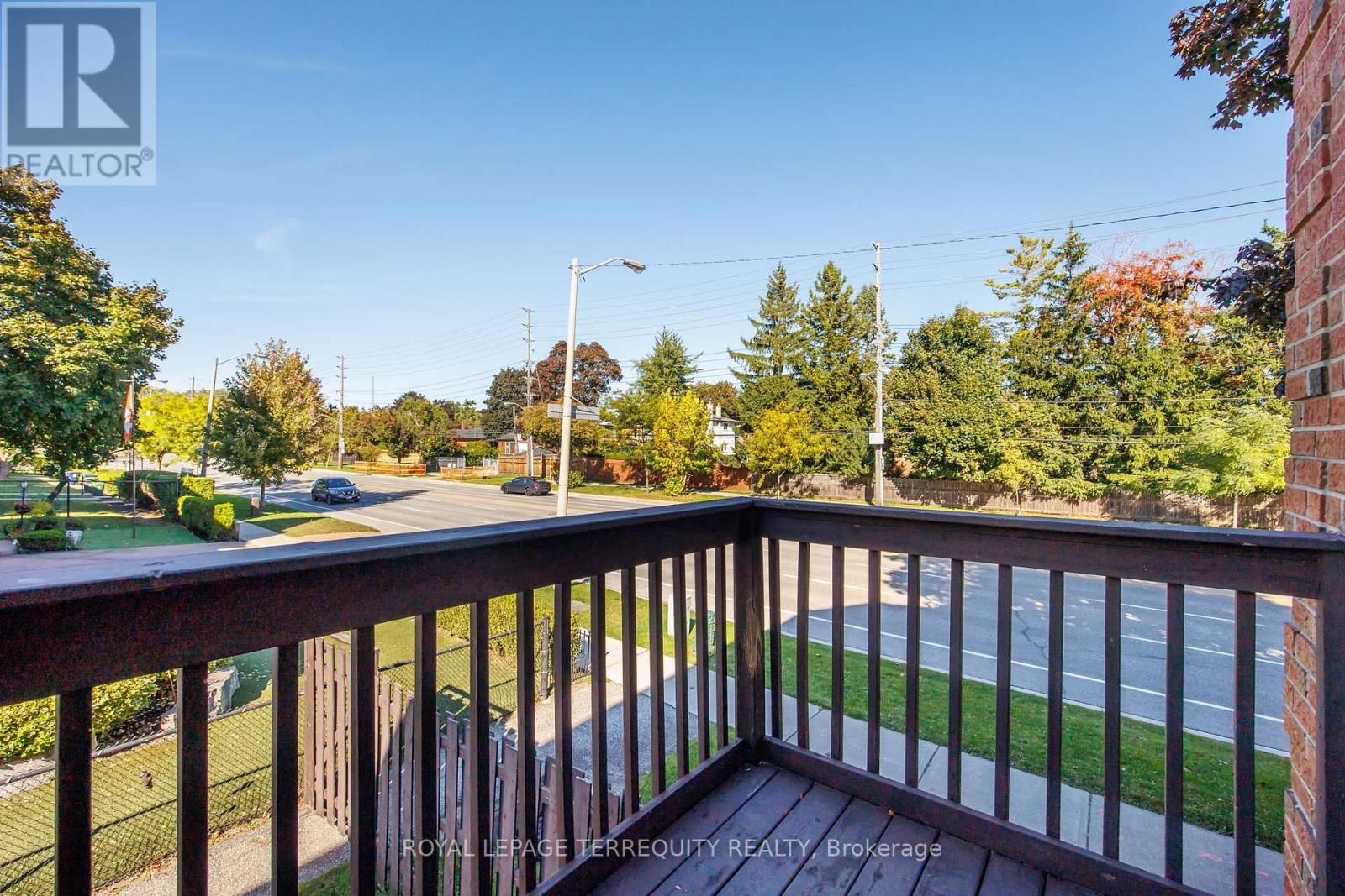 526 Renforth Drive, Toronto (Eringate-Centennial-West Deane), Ontario  M9C 2N5 - Photo 29 - W12445220