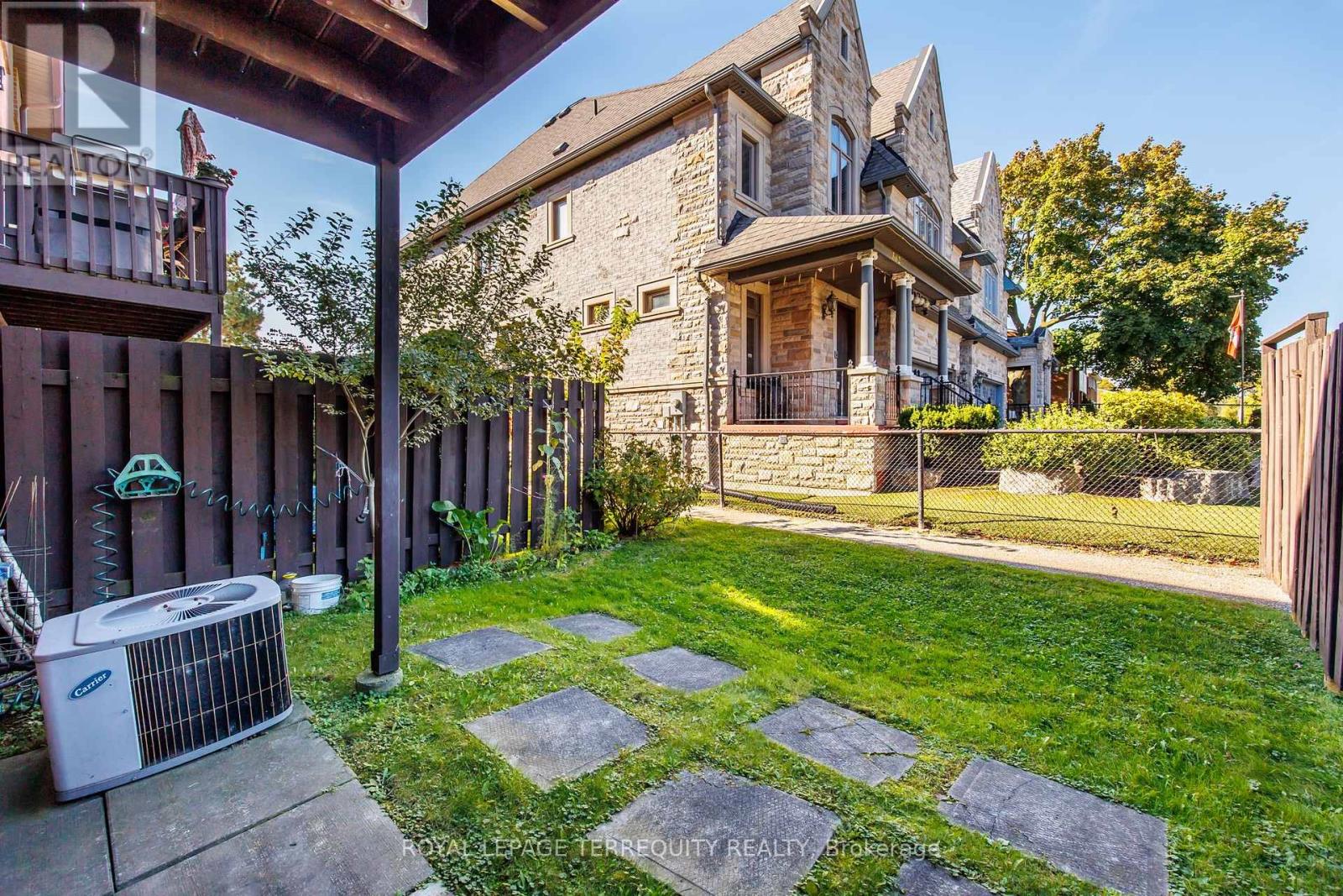 526 Renforth Drive, Toronto (Eringate-Centennial-West Deane), Ontario  M9C 2N5 - Photo 30 - W12445220