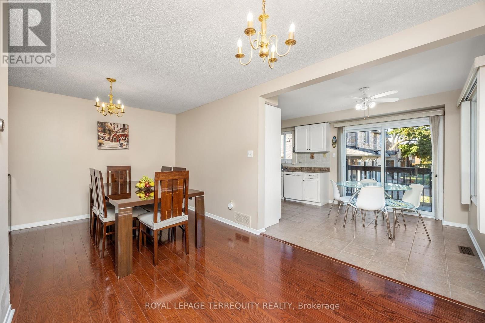 526 Renforth Drive, Toronto (Eringate-Centennial-West Deane), Ontario  M9C 2N5 - Photo 7 - W12445220