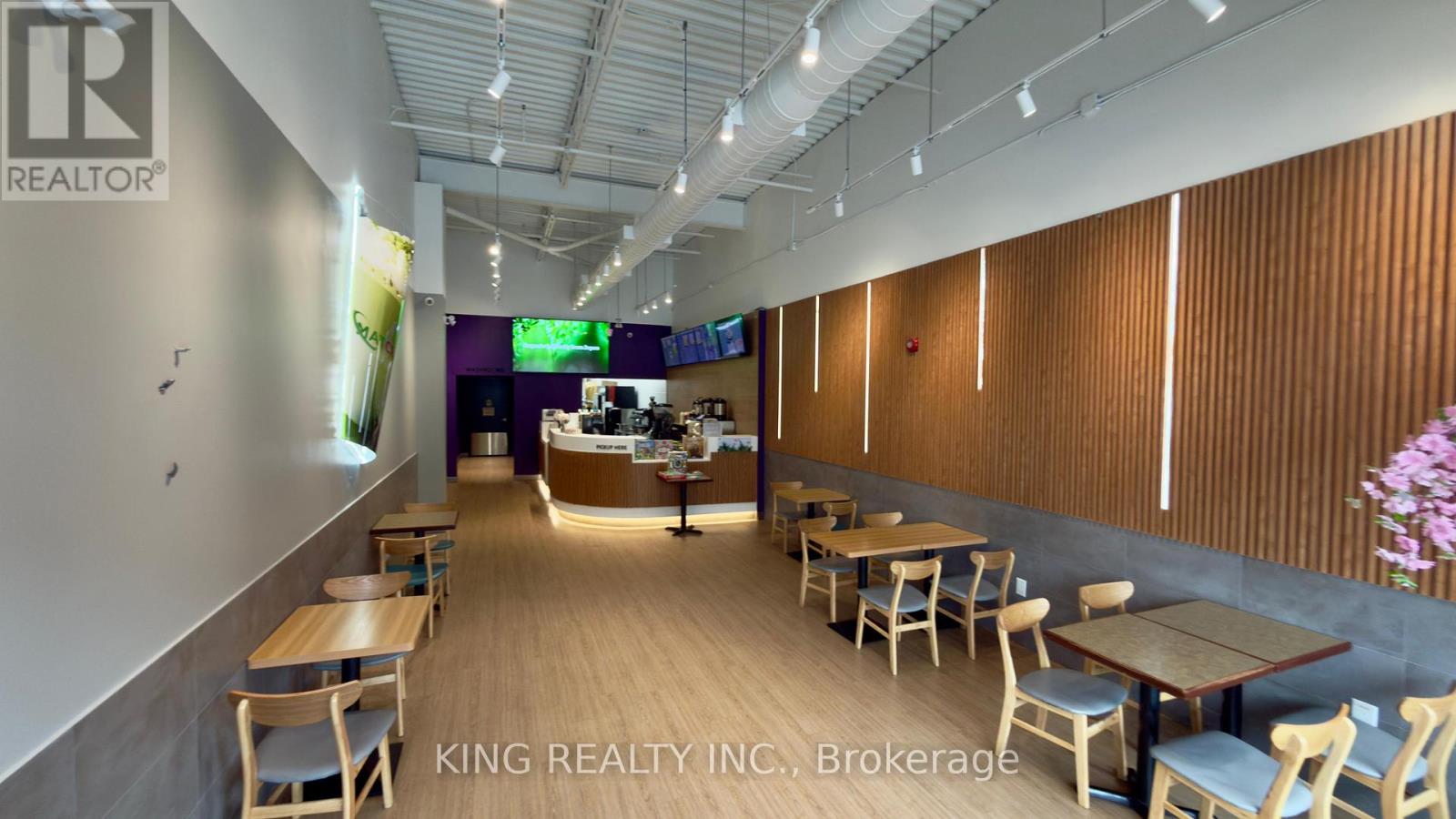 966 Dundas Street E, Mississauga (Dixie), Ontario  L4Y 4H5 - Photo 2 - W12445227