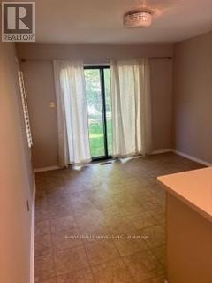 6653 Mockingbird Lane, Mississauga, Ontario  L5N 5K1 - Photo 5 - W12445236