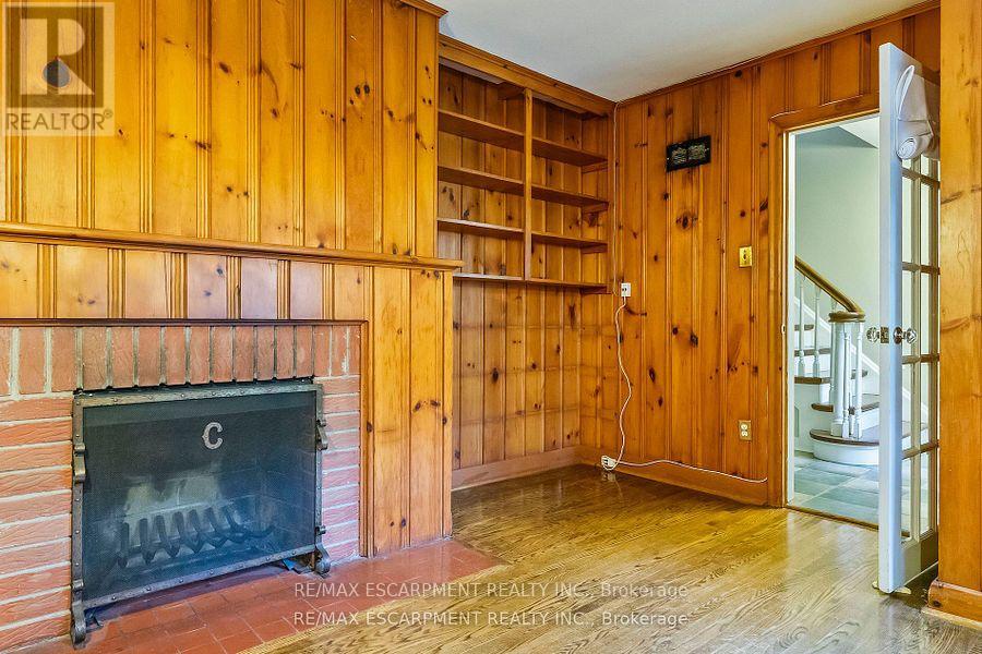 330 Poplar Drive, Oakville, Ontario  L6J 4E1 - Photo 17 - W12445249