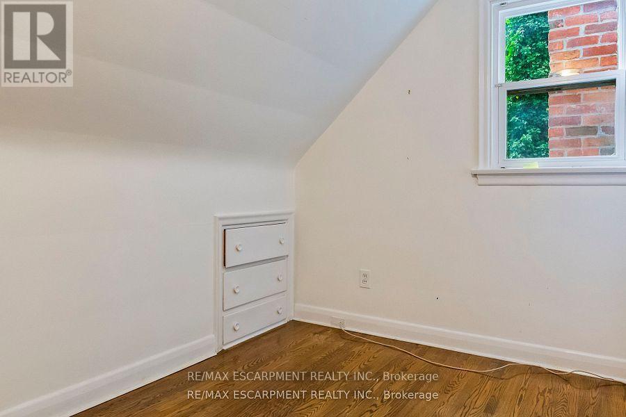 330 Poplar Drive, Oakville, Ontario  L6J 4E1 - Photo 22 - W12445249