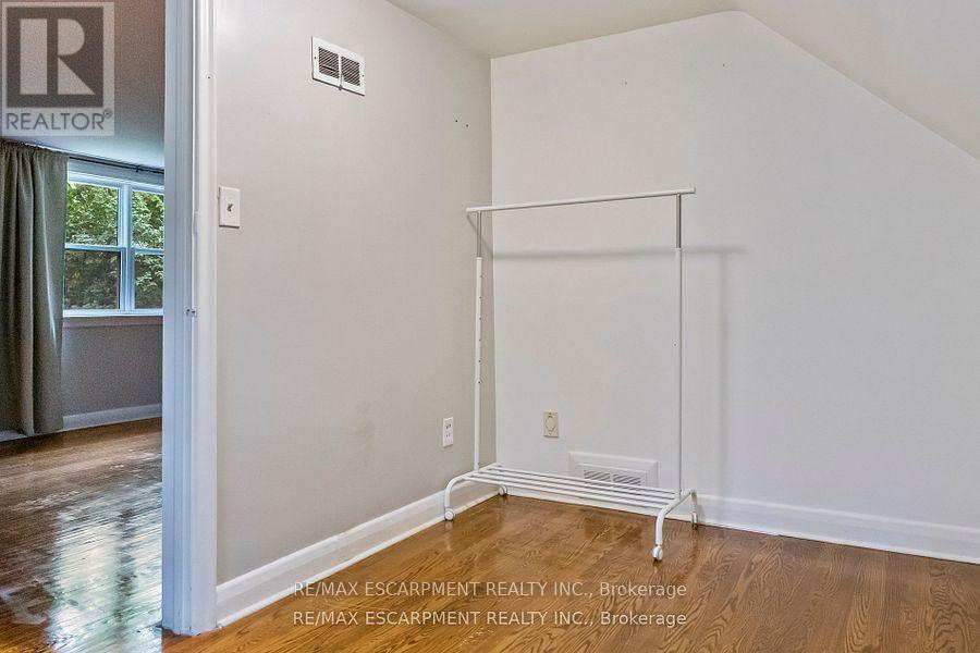 330 Poplar Drive, Oakville, Ontario  L6J 4E1 - Photo 23 - W12445249