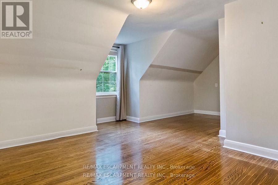 330 Poplar Drive, Oakville, Ontario  L6J 4E1 - Photo 26 - W12445249