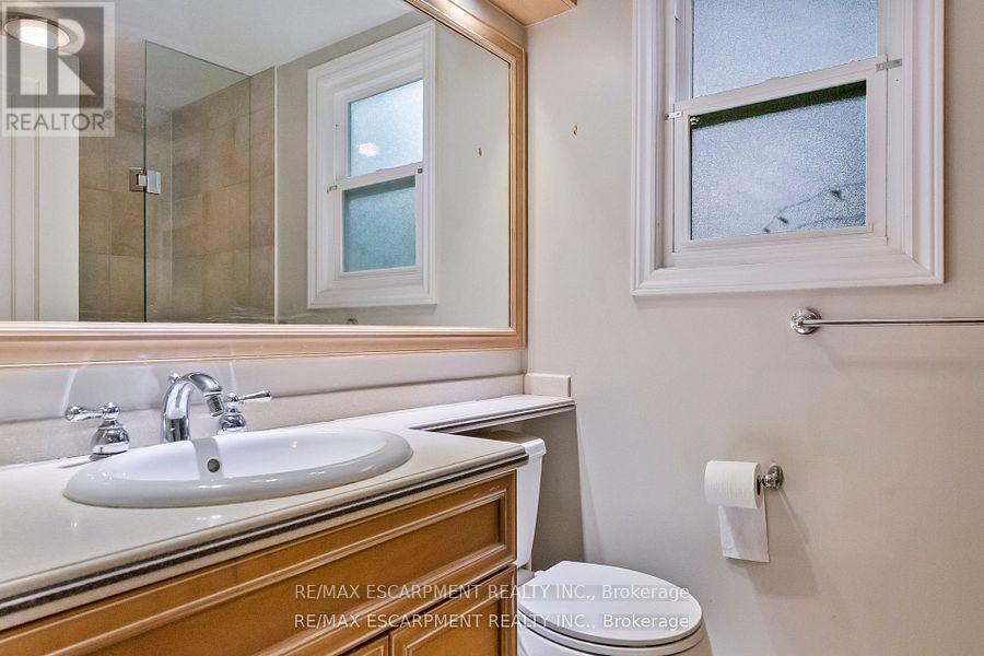 330 Poplar Drive, Oakville, Ontario  L6J 4E1 - Photo 32 - W12445249