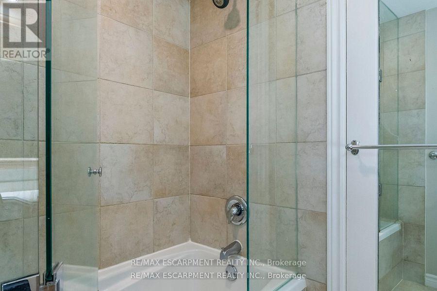 330 Poplar Drive, Oakville, Ontario  L6J 4E1 - Photo 33 - W12445249
