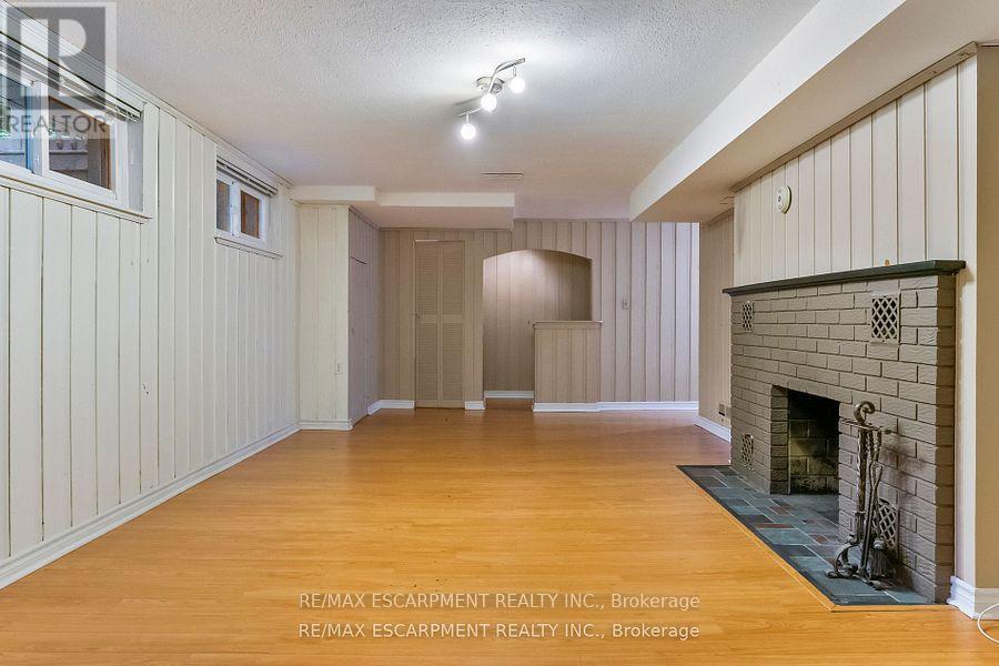 330 Poplar Drive, Oakville, Ontario  L6J 4E1 - Photo 36 - W12445249