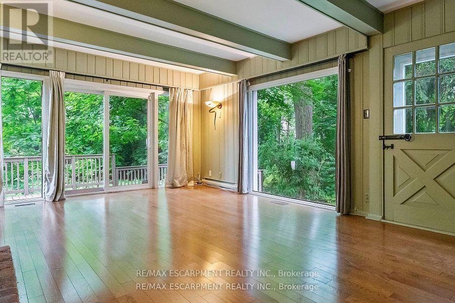 330 Poplar Drive, Oakville, Ontario  L6J 4E1 - Photo 8 - W12445249