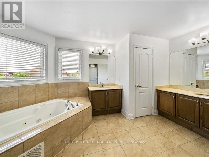 31 Eiffel Boulevard, Brampton (Vales Of Castlemore North), Ontario  L6P 1V9 - Photo 23 - W12445254