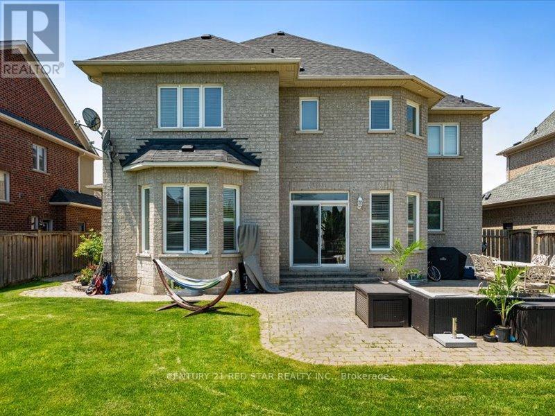 31 Eiffel Boulevard, Brampton (Vales Of Castlemore North), Ontario  L6P 1V9 - Photo 38 - W12445254