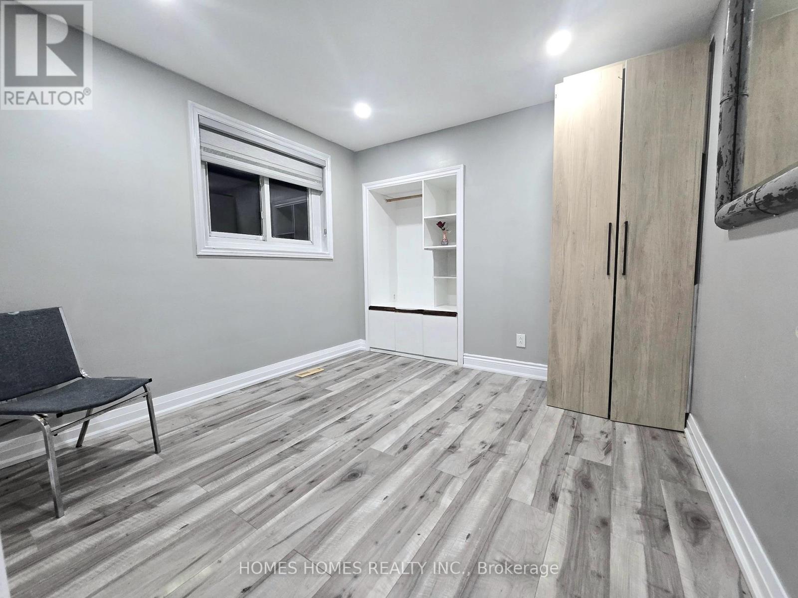 65 Elnathan Crescent, Toronto, Ontario  M9L 2G2 - Photo 22 - W12443620