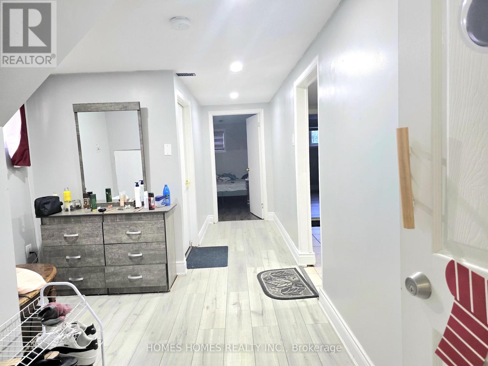 65 Elnathan Crescent, Toronto, Ontario  M9L 2G2 - Photo 32 - W12443620