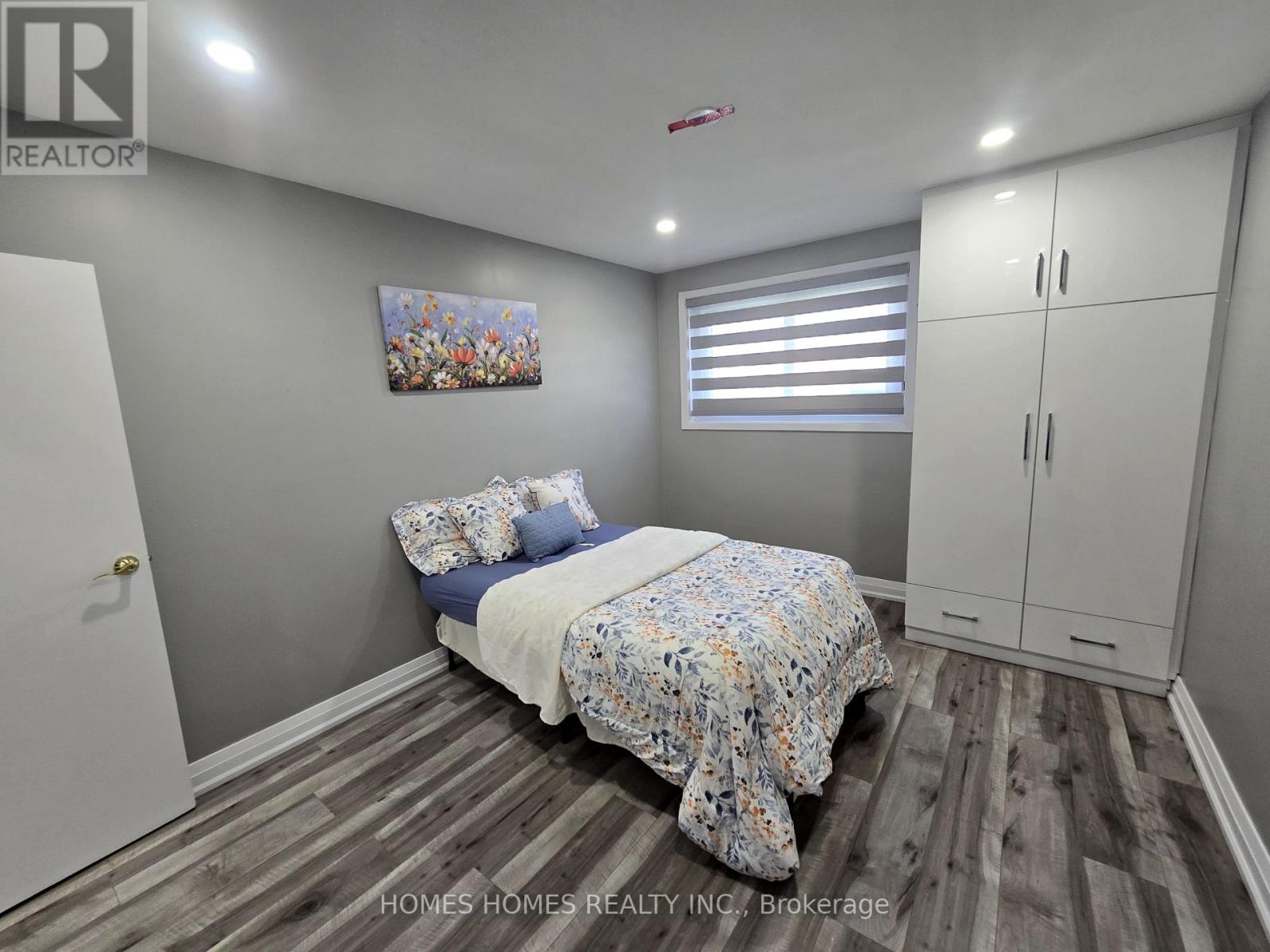 65 Elnathan Crescent, Toronto, Ontario  M9L 2G2 - Photo 35 - W12443620