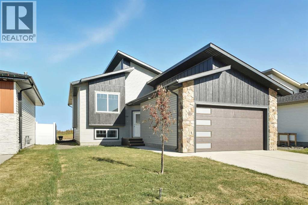 66 Metcalf Way, Lacombe, Alberta  T4L 0J9 - Photo 3 - A2261420
