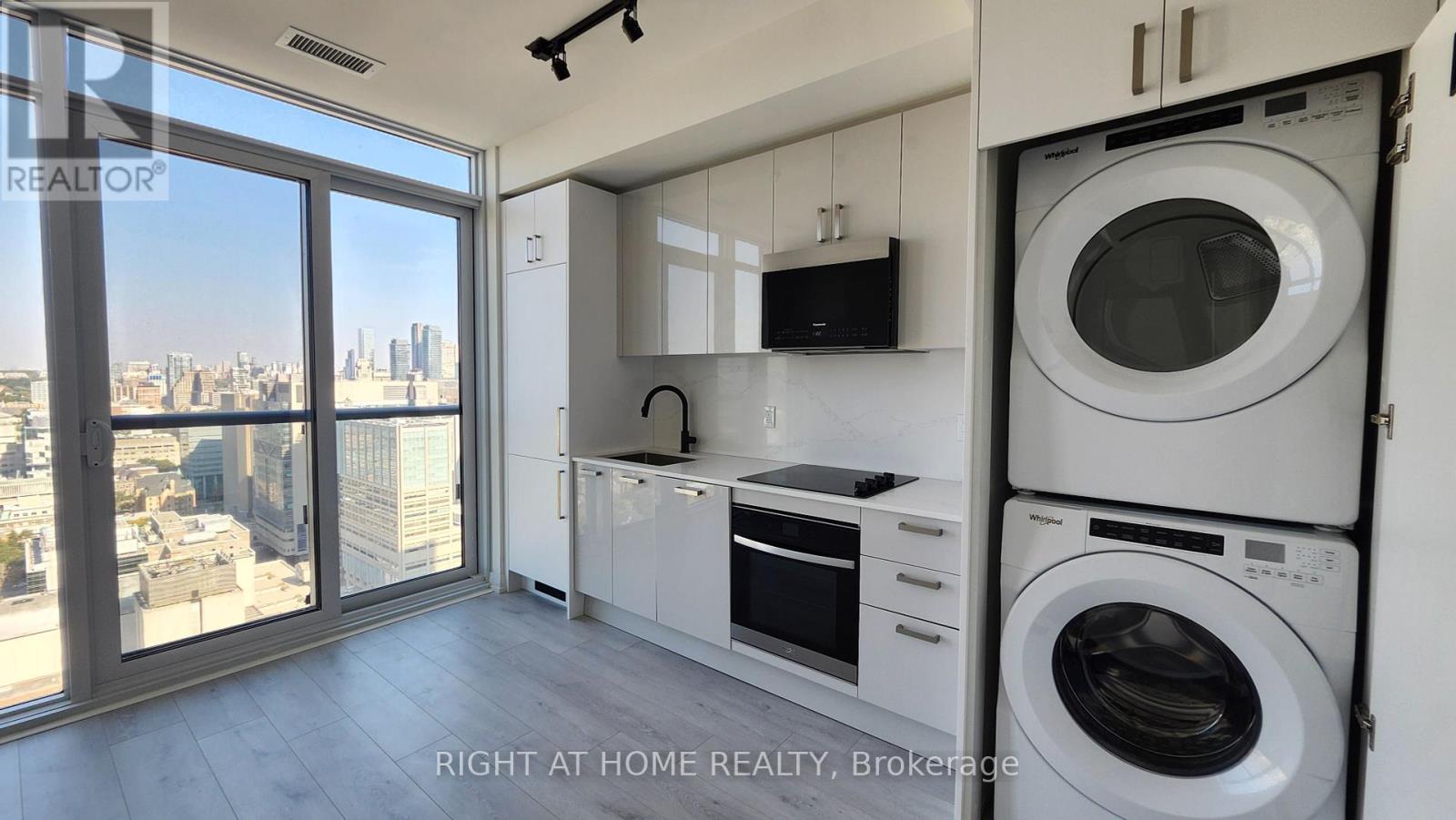 Ph12 - 280 Dundas Street W, Toronto, Ontario  M5T 0E3 - Photo 10 - C12445261