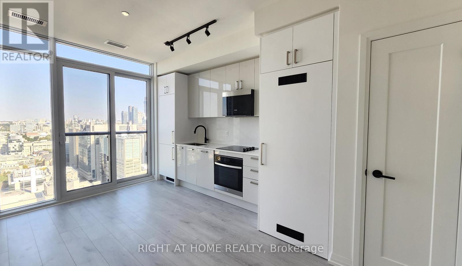 Ph12 - 280 Dundas Street W, Toronto, Ontario  M5T 0E3 - Photo 7 - C12445261
