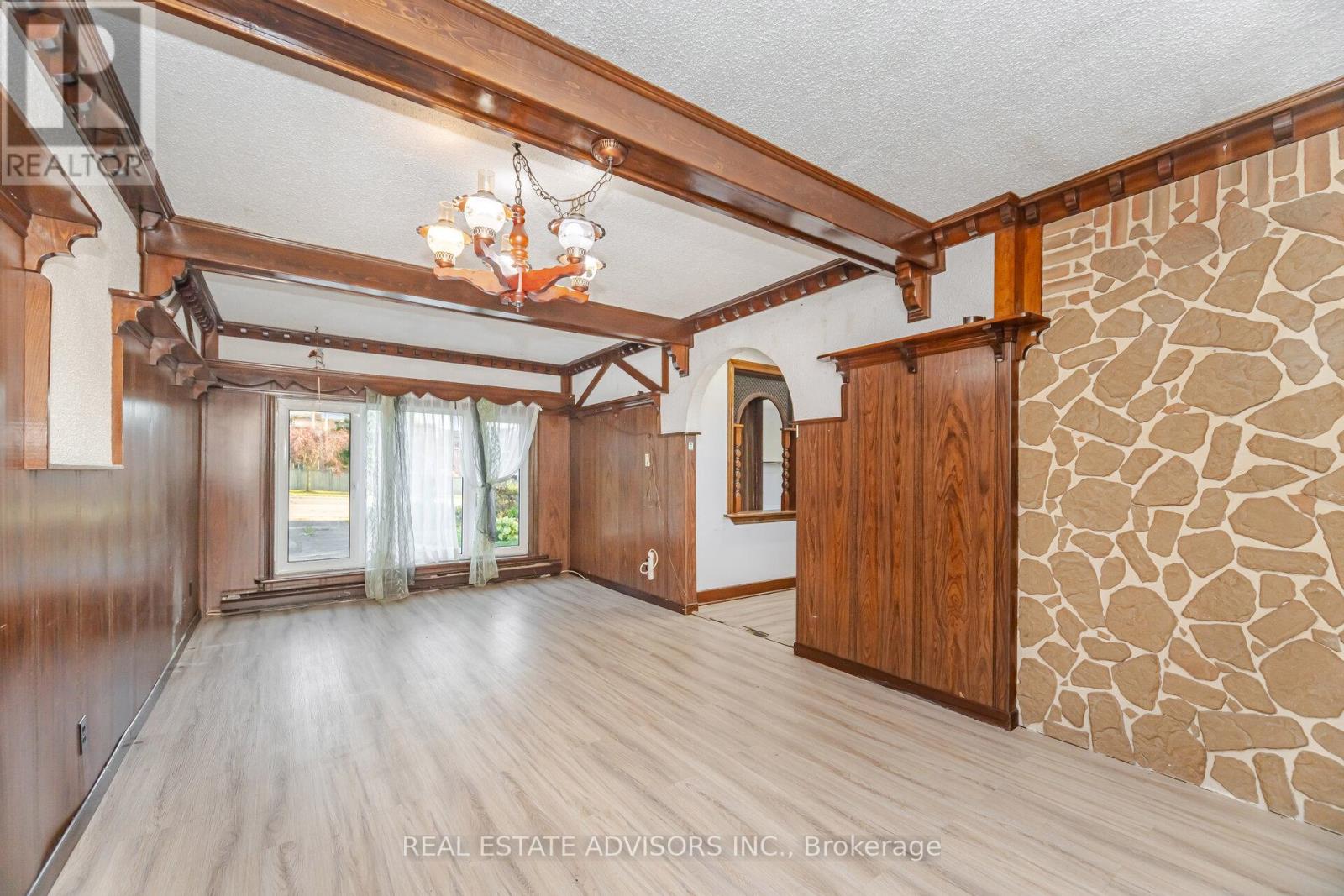 1035 Gorham Street, Newmarket, Ontario  L3Y 5G9 - Photo 17 - N12444128