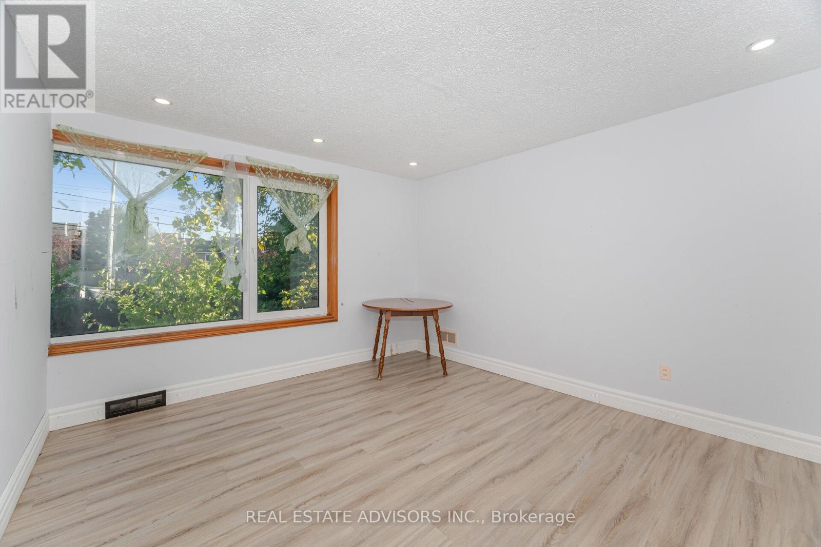 1035 Gorham Street, Newmarket, Ontario  L3Y 5G9 - Photo 23 - N12444128