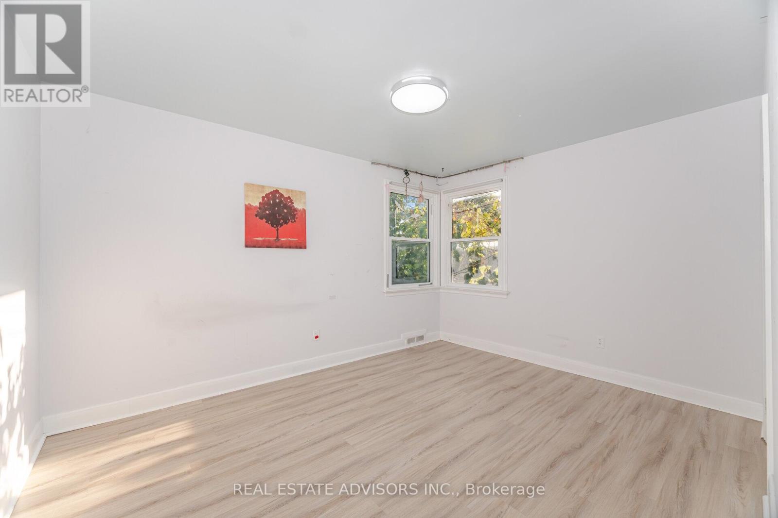 1035 Gorham Street, Newmarket, Ontario  L3Y 5G9 - Photo 19 - N12444128