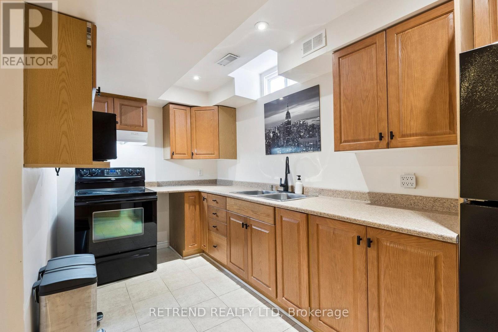721 Swan Place, Pickering (Amberlea), Ontario  L1X 2V7 - Photo 34 - E12445272