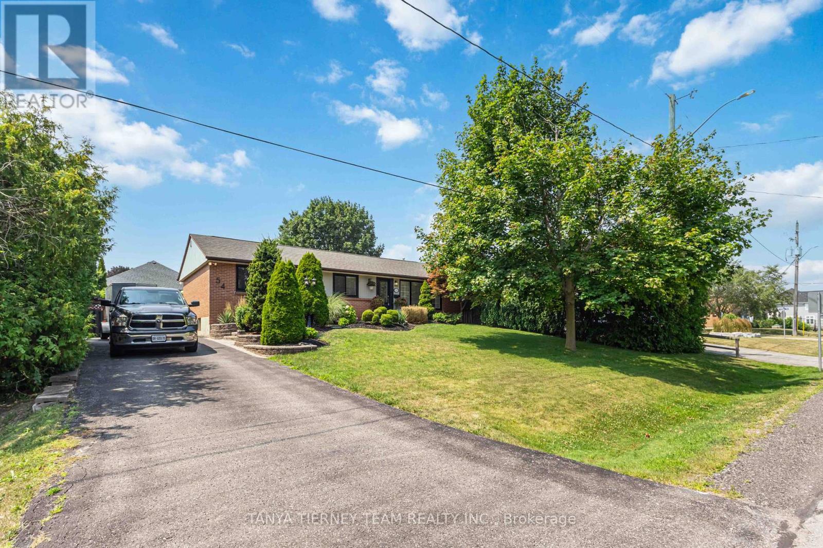 54 Montgomery Avenue, Whitby (Brooklin), Ontario  L1M 1B1 - Photo 2 - E12445273