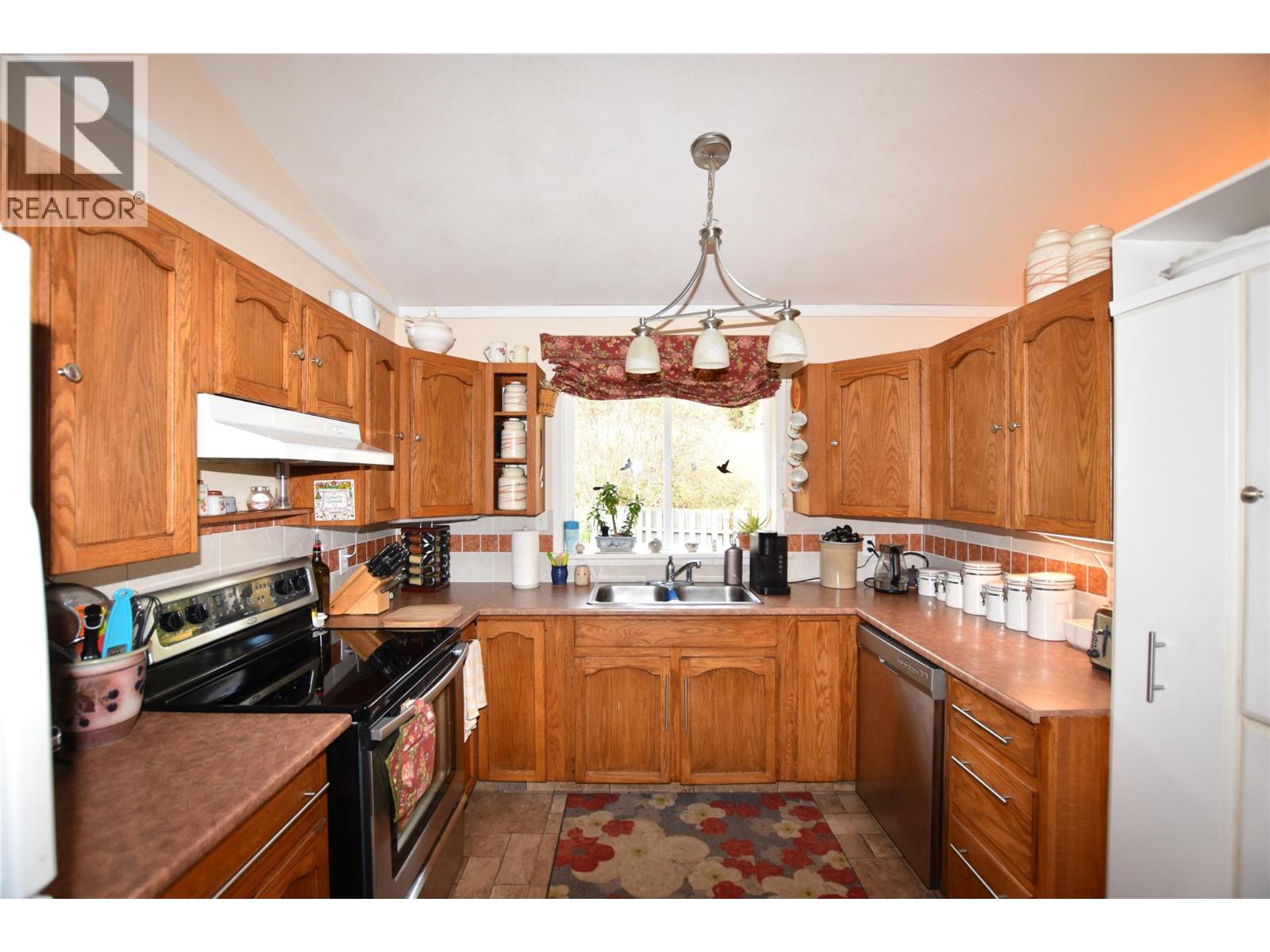 415 Hummingbird Avenue, Vernon, British Columbia  V1H 2A1 - Photo 7 - 10365023