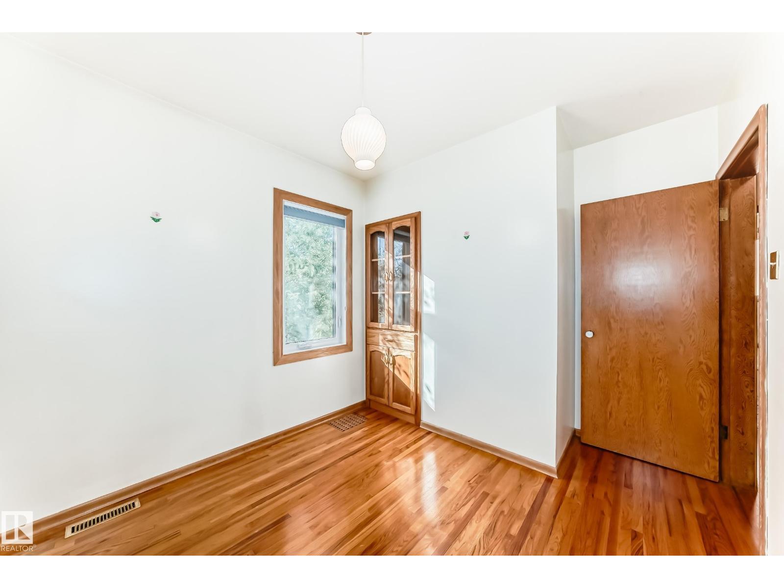 11424 105 St Nw, Edmonton, Alberta  T5G 2M8 - Photo 17 - E4459395