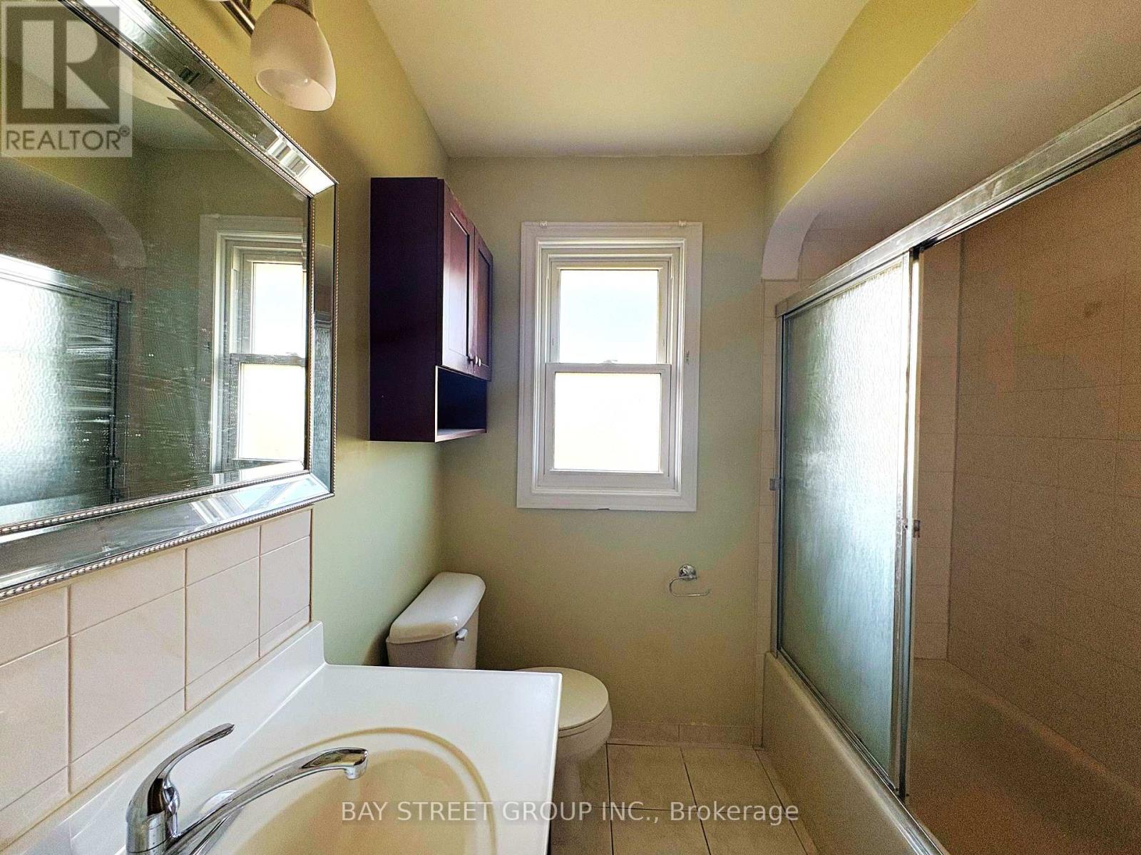 58 Broderick Avenue, Thorold (Thorold Downtown), Ontario  L2V 2J1 - Photo 10 - X12445283