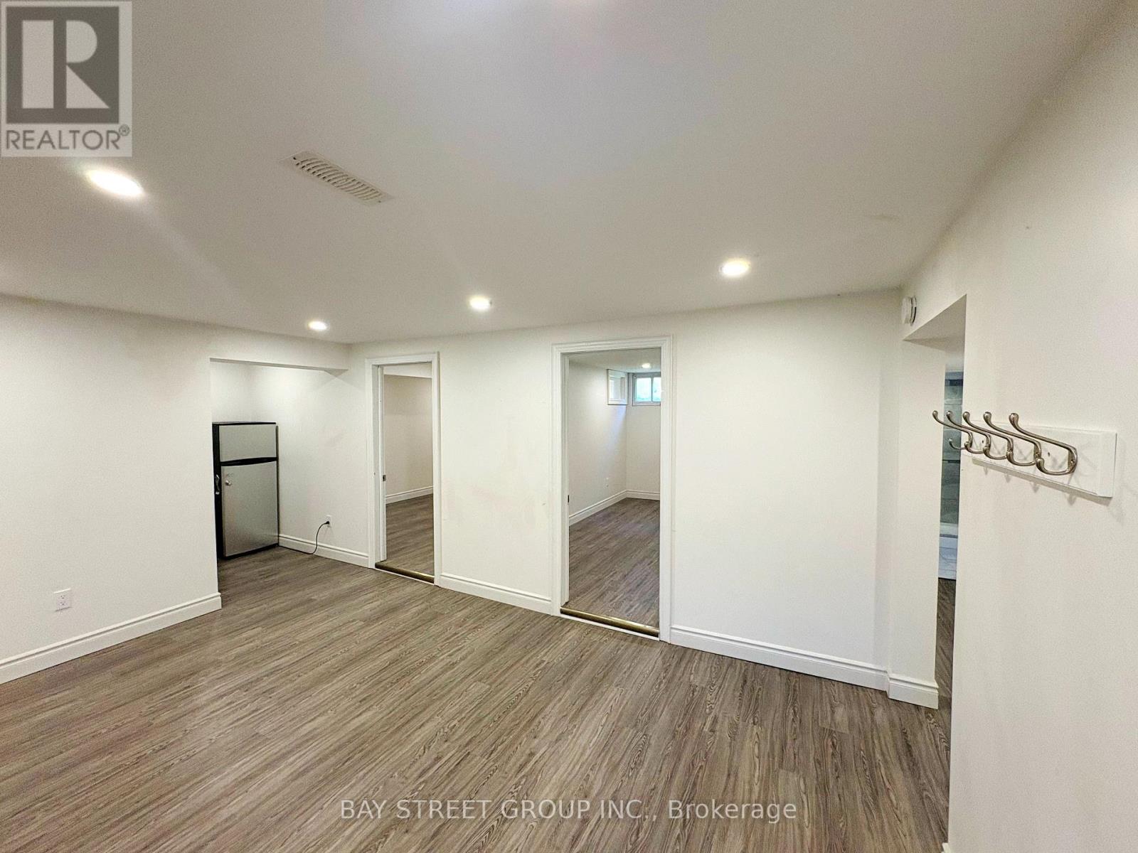 58 Broderick Avenue, Thorold (Thorold Downtown), Ontario  L2V 2J1 - Photo 12 - X12445283