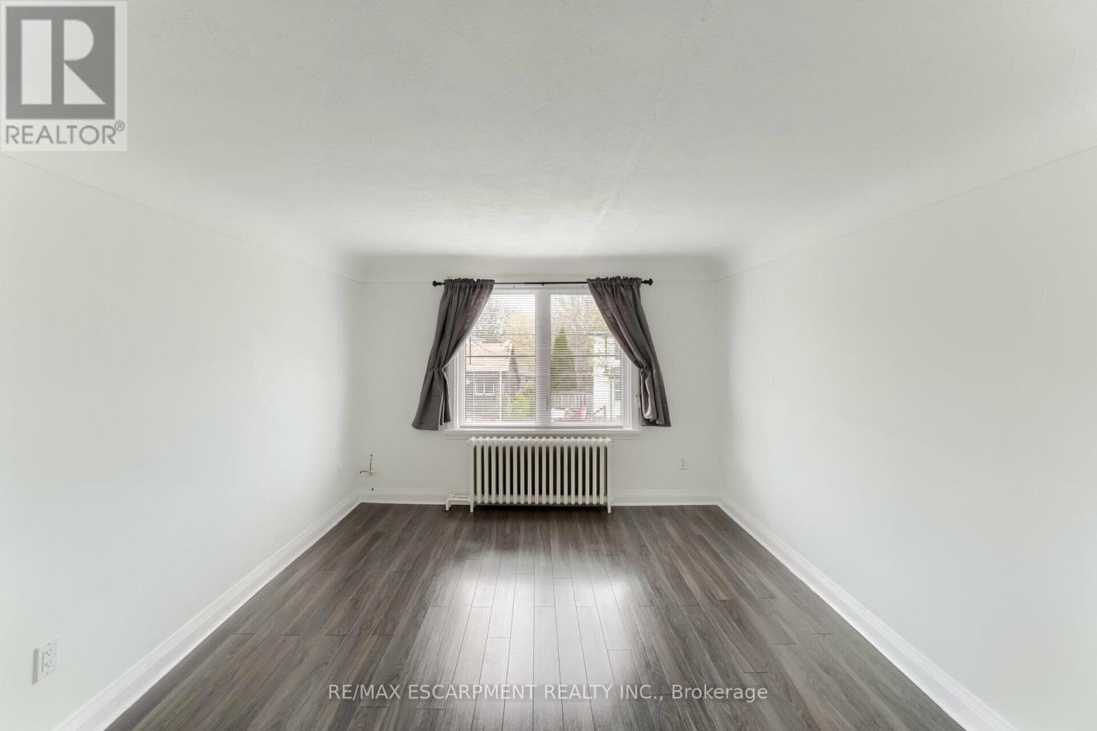 160 Welland Avenue, St. Catharines (Downtown), Ontario  L2R 2N6 - Photo 24 - X12445267