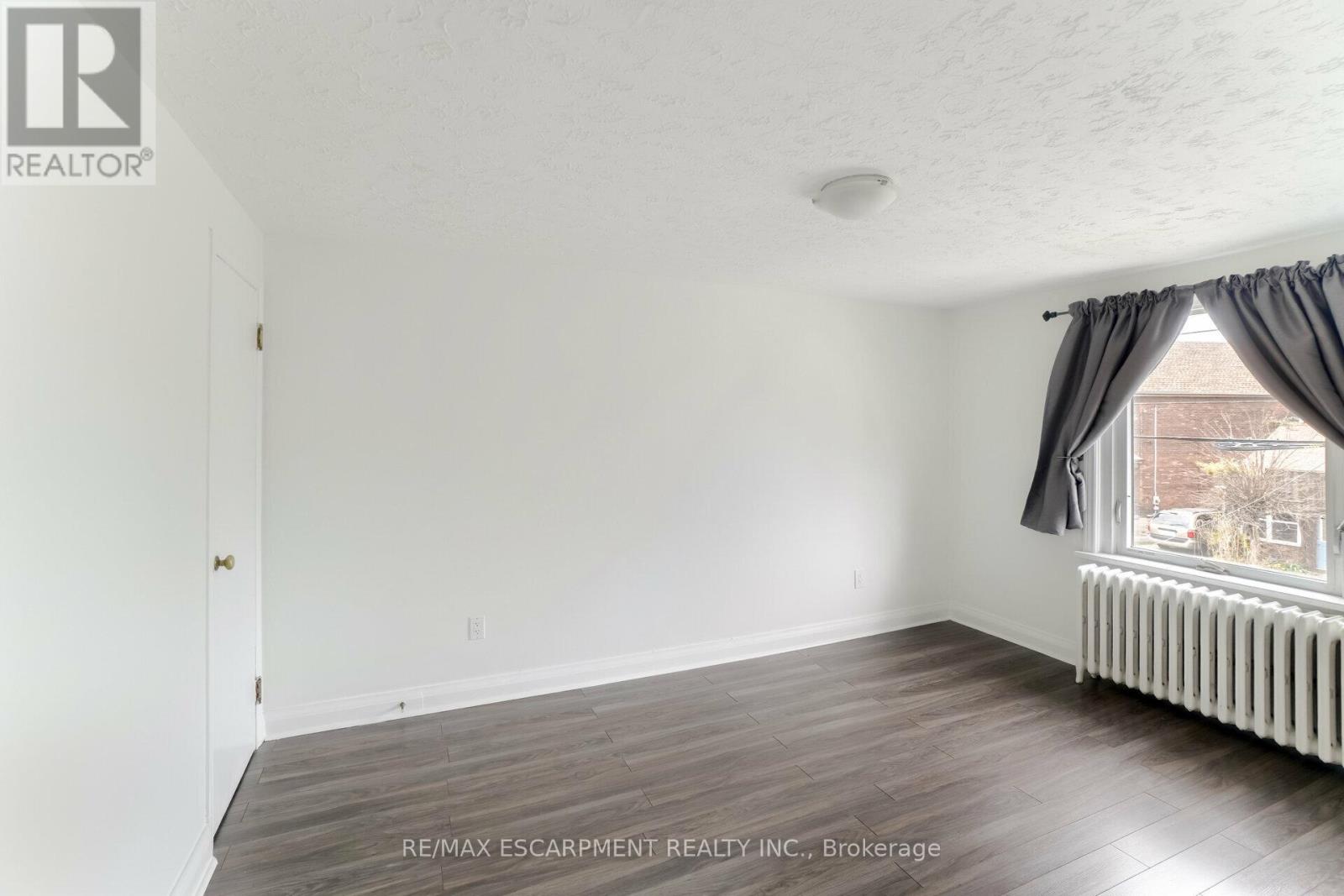 160 Welland Avenue, St. Catharines (Downtown), Ontario  L2R 2N6 - Photo 26 - X12445267