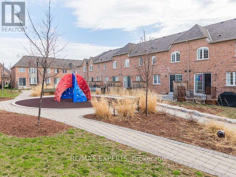 78 Honeyview Trail, Brampton, Ontario  L6P 4A3 - Photo 18 - W12422315