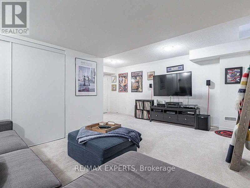 78 Honeyview Trail, Brampton, Ontario  L6P 4A3 - Photo 15 - W12422315