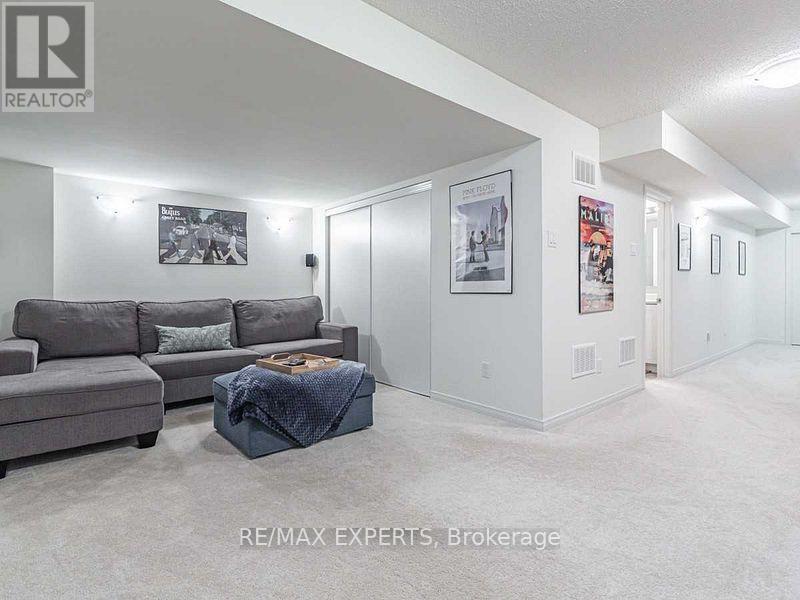 78 Honeyview Trail, Brampton, Ontario  L6P 4A3 - Photo 16 - W12422315
