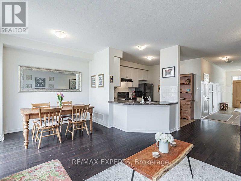 78 Honeyview Trail, Brampton, Ontario  L6P 4A3 - Photo 6 - W12422315
