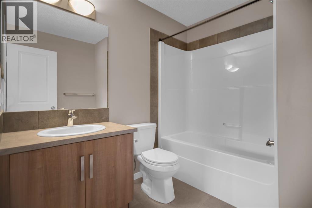 136 New Brighton Point Se, Calgary, Alberta  T2Z 1B7 - Photo 25 - A2260559