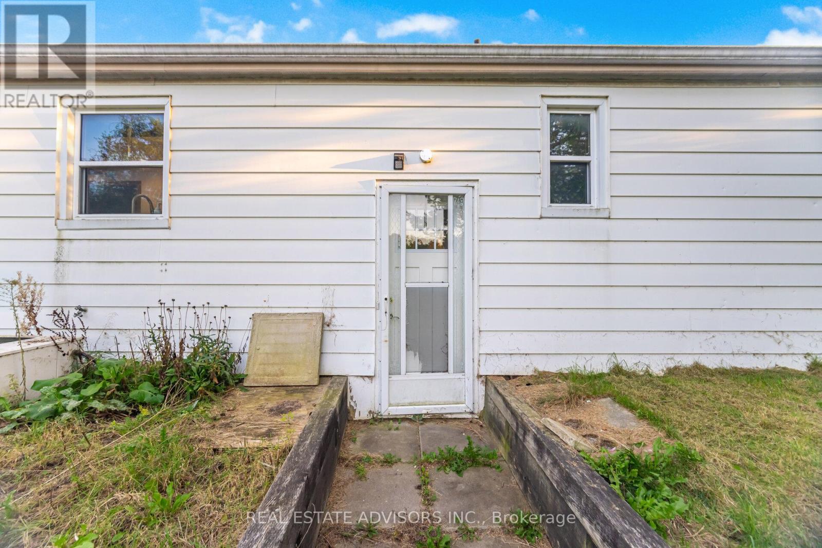 1035 Gorham Street, Newmarket, Ontario  L3Y 5G9 - Photo 28 - N12444128