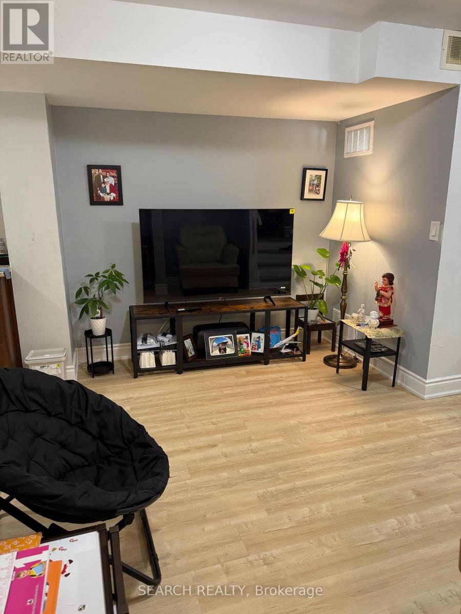 #basement - 3304 Sunlight Street, Mississauga, Ontario  L5M 0G8 - Photo 2 - W12445240