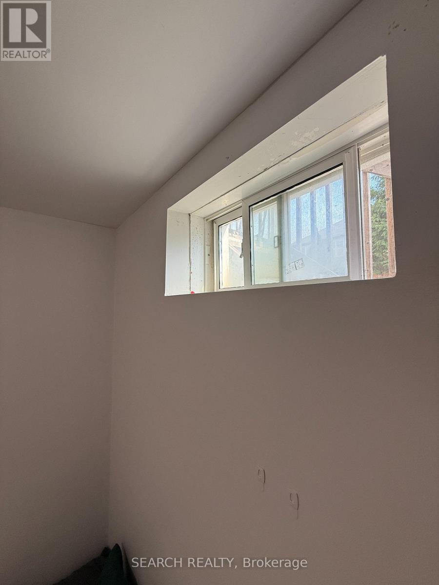 #basement - 3304 Sunlight Street, Mississauga, Ontario  L5M 0G8 - Photo 37 - W12445240