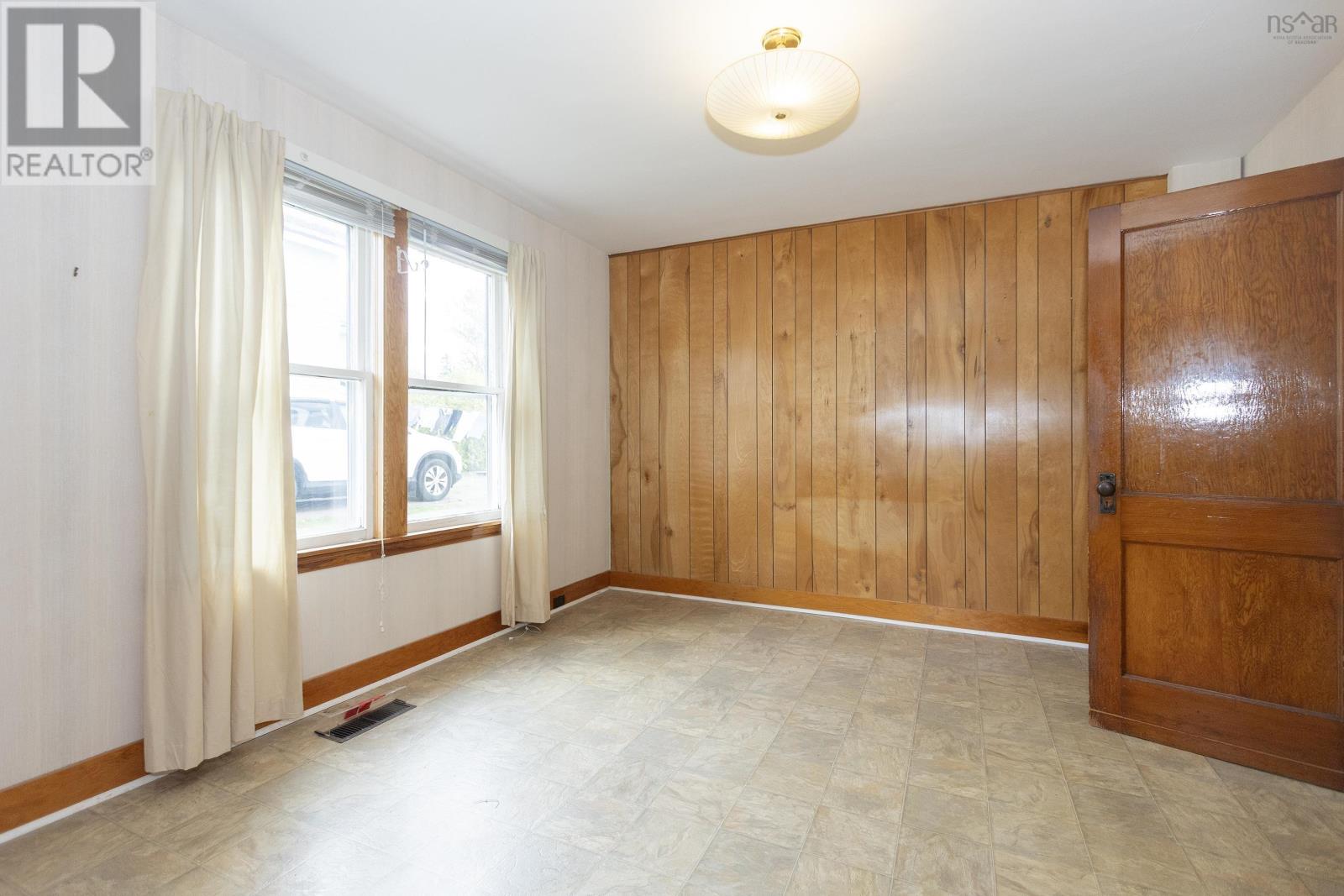 54 Wolsley Street, Springhill, Nova Scotia  B0M 1X0 - Photo 12 - 202525130