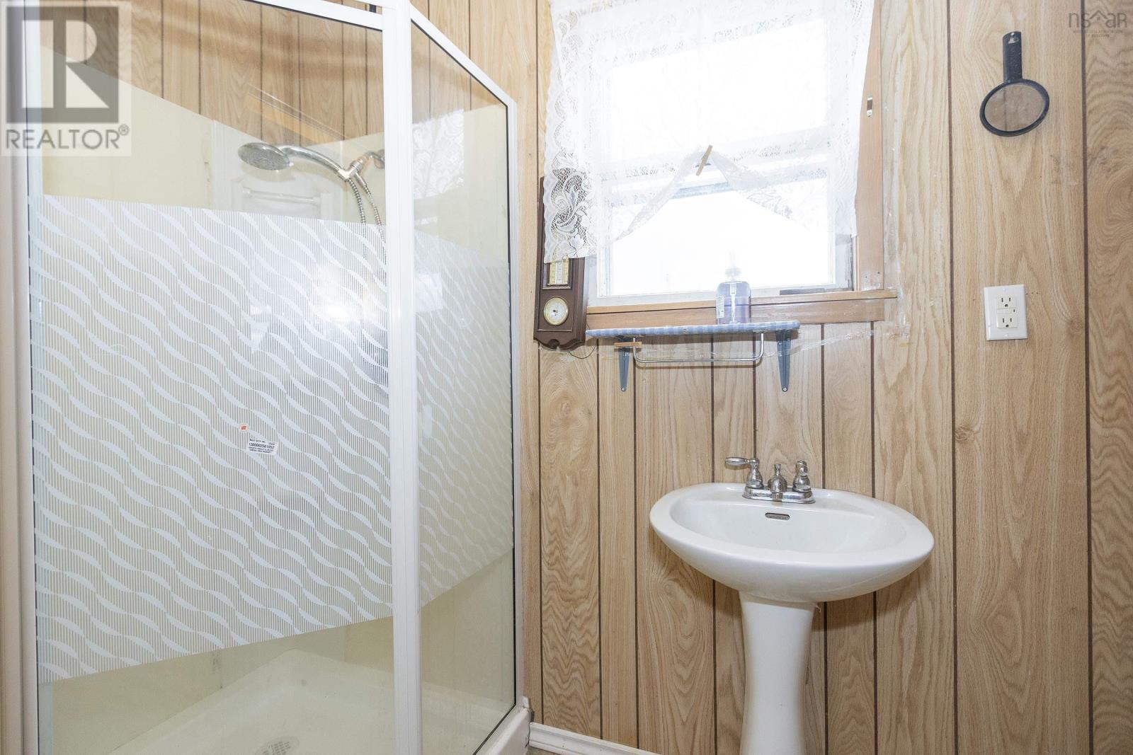 54 Wolsley Street, Springhill, Nova Scotia  B0M 1X0 - Photo 17 - 202525130