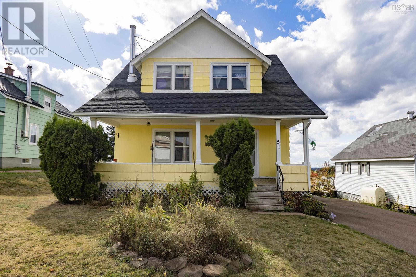 54 Wolsley Street, Springhill, Nova Scotia  B0M 1X0 - Photo 2 - 202525130