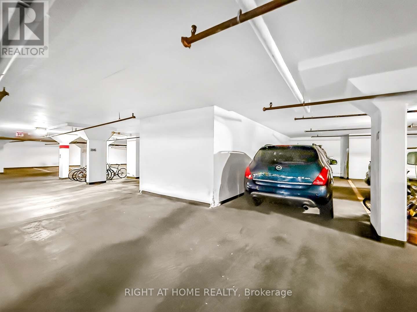 2204 - 400 Webb Drive, Mississauga, Ontario  L5B 3Z7 - Photo 31 - W12445275