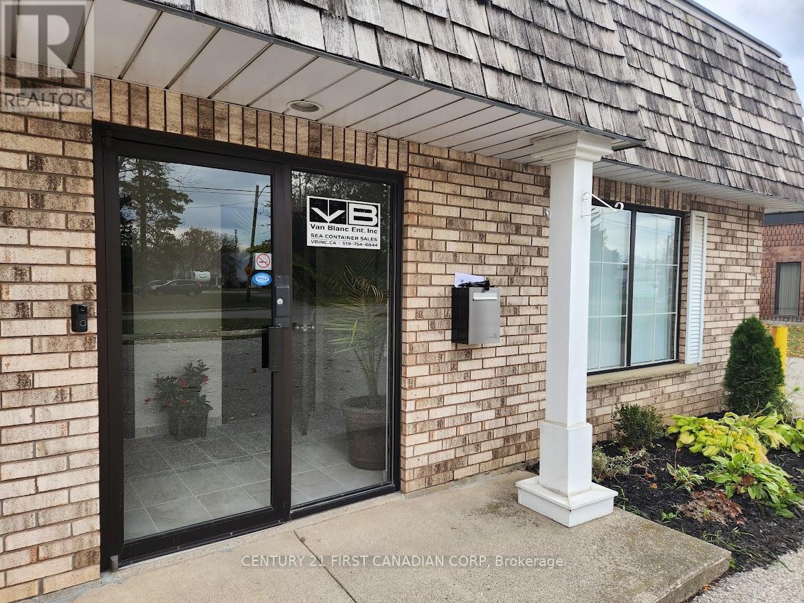 B - 177 Hachborn Road, Brantford, Ontario  N3S 7W7 - Photo 7 - X12167179