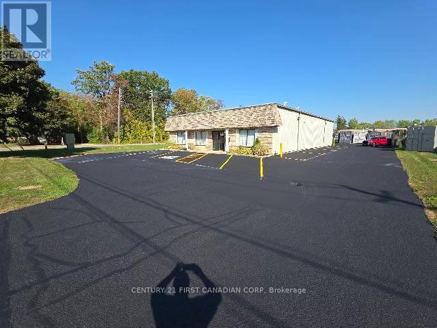 B - 177 Hachborn Road, Brantford, Ontario  N3S 7W7 - Photo 5 - X12167179